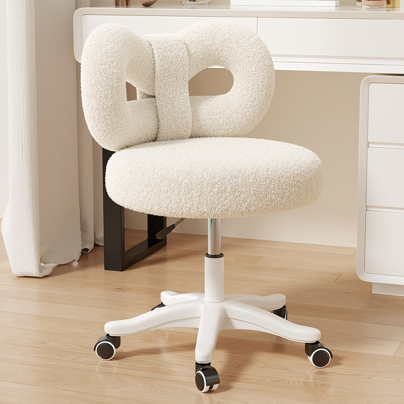 Furniture Lighting & Decor Magazine - Nuova poltrona da toeletta da donna